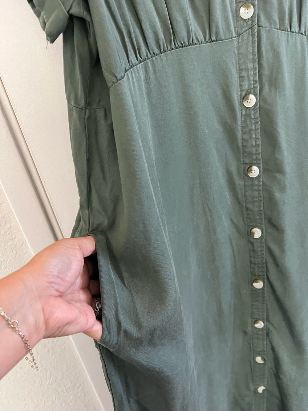 Terra & Sky Olive Green Button-Front Midi Dress - Picture 4 of 6